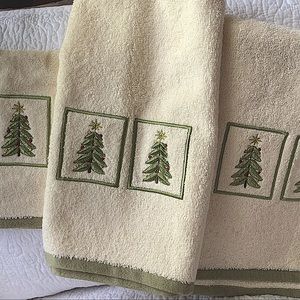 Sophie Christmas towel set